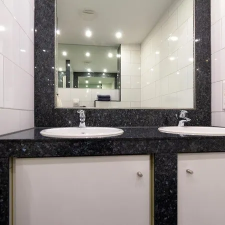 Exklusive Roringstek Mit Kostenlosen Raedern Apartament